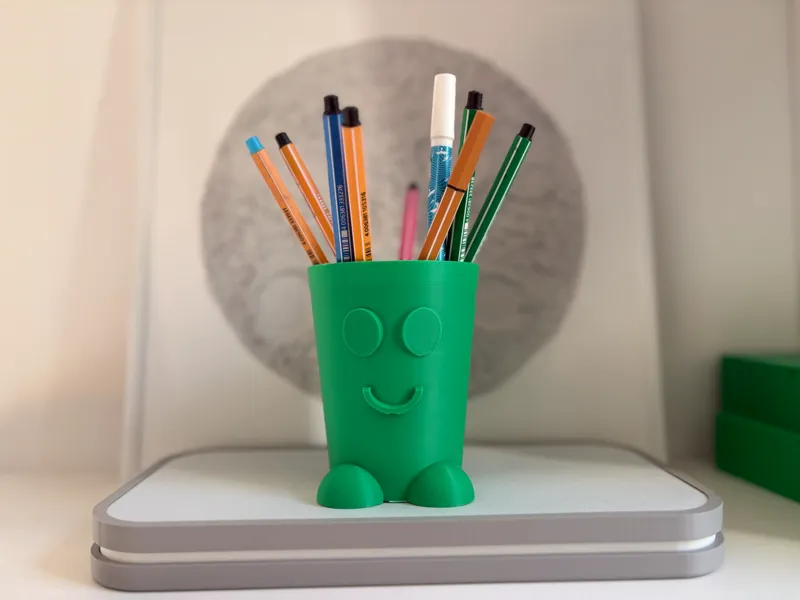 My little deskfriend