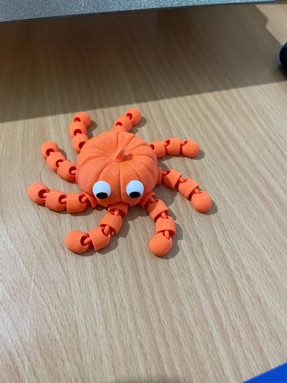 Small orange articulated Pumpkin - Free 3D Print Model - MakerWorld