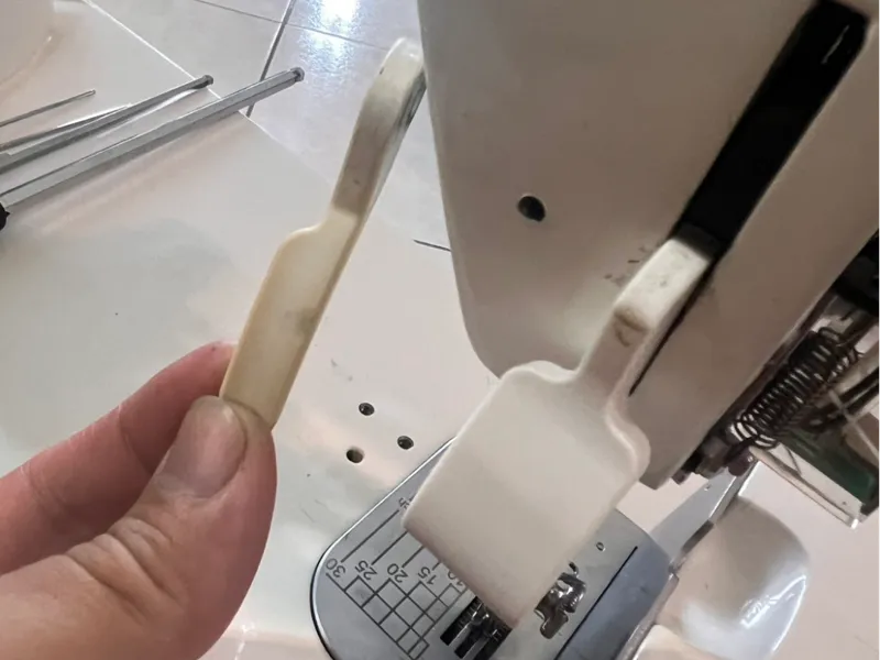 Juki TL-2010Q presser foot lever