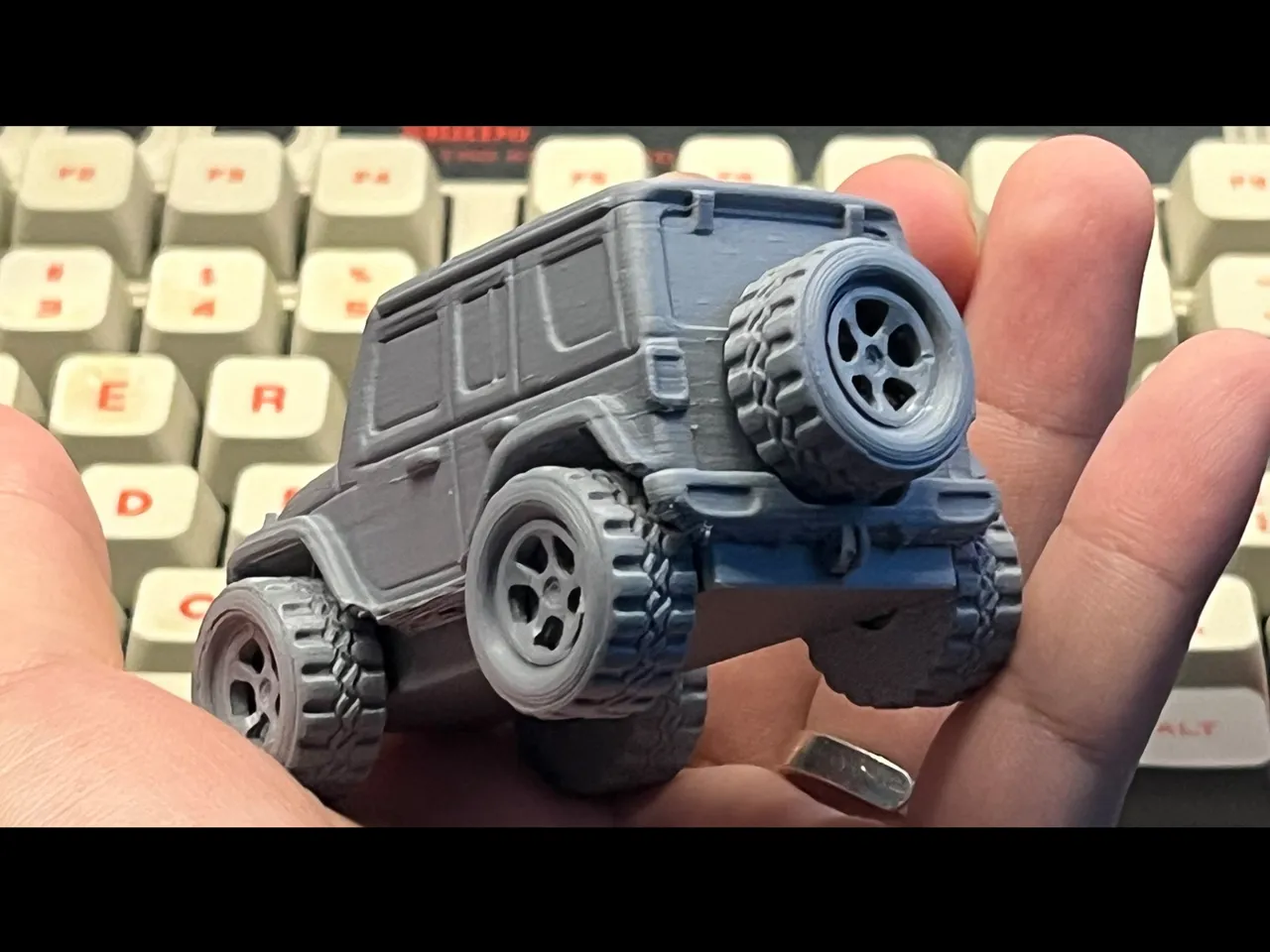 吉普牧马人可动拼装玩具车（无需胶水，支持多色） view 2