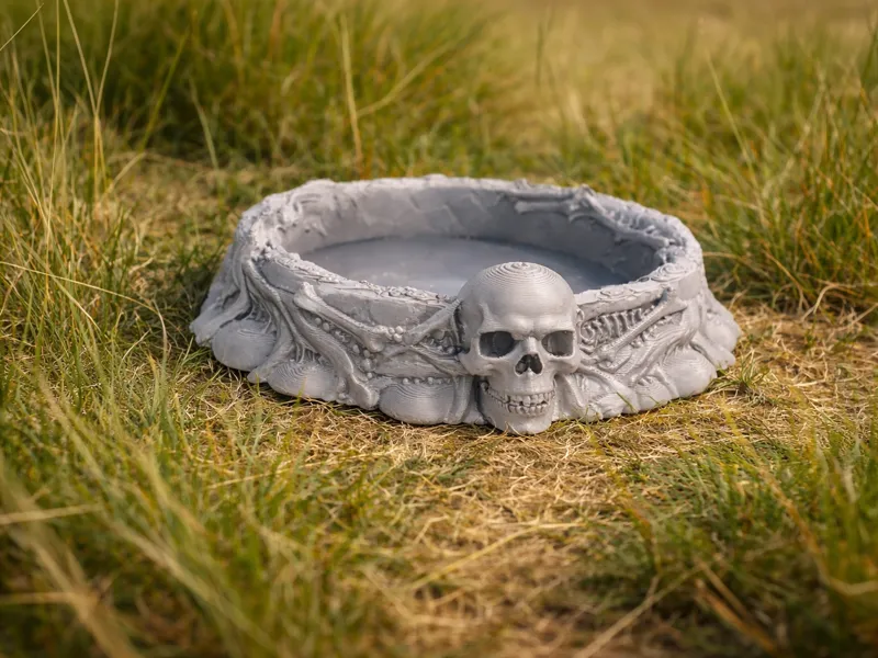 Skull reptile bowl
