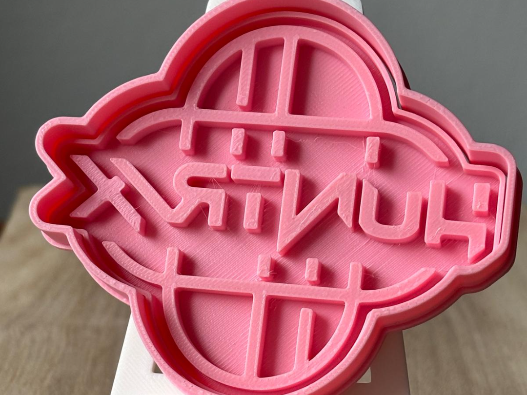 Cookie Cutter - Huntrix LOGO