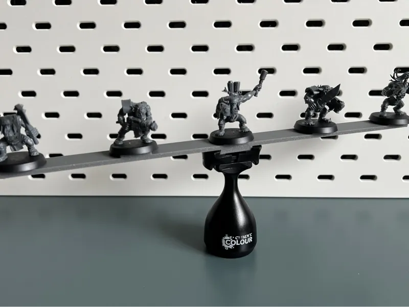 Priming holder for paintning handle