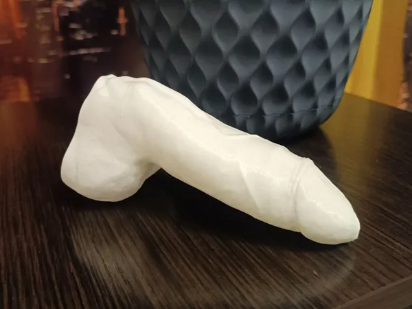 Modèle 3D réaliste (contenu adulte)