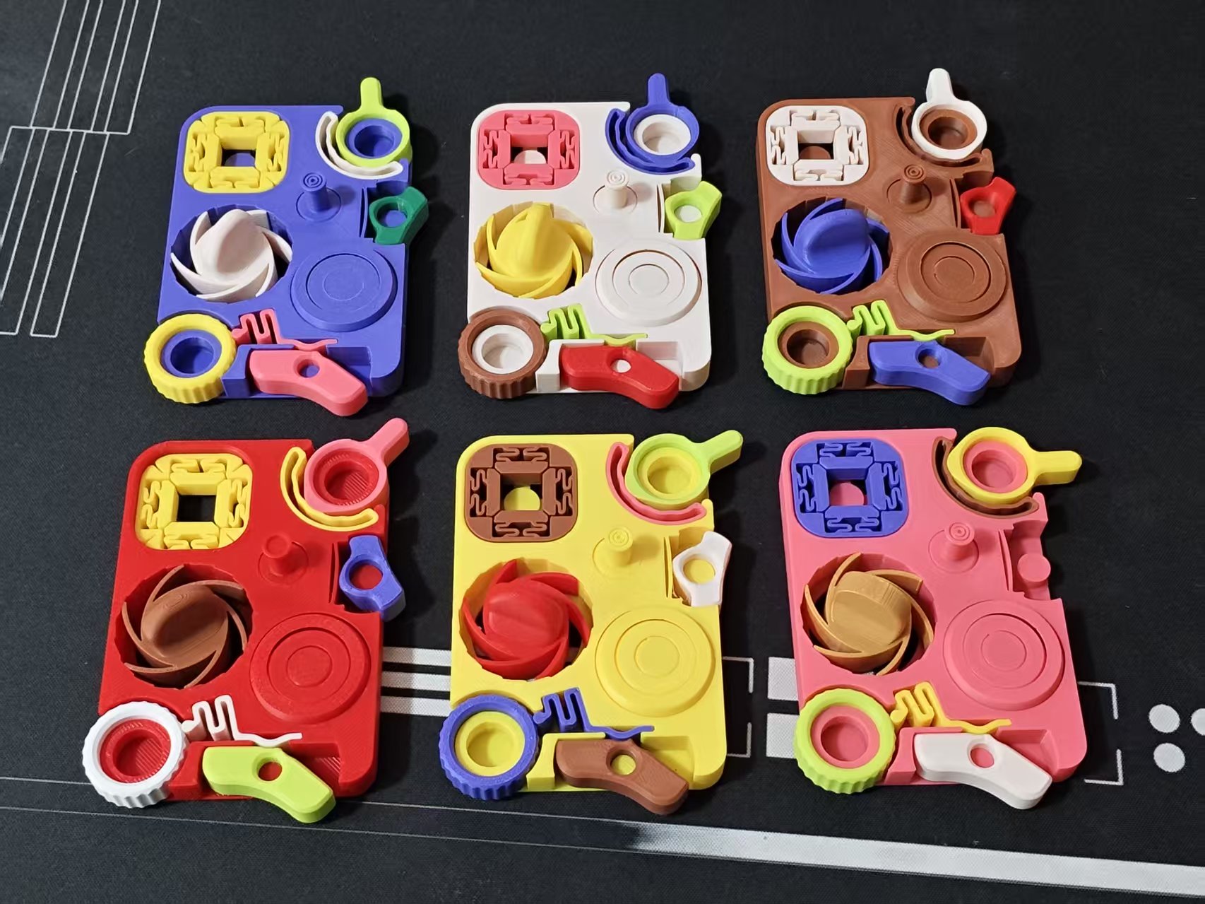 Miniatura 1 do modelo 3D EDC爽歪歪解压玩具八件套-V3