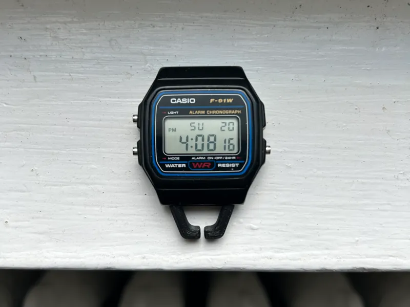 CASIO F-91W Pocket Clip Mod