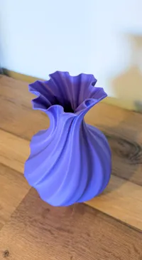 Vase Wave aux courbes ondulantes — photo 9