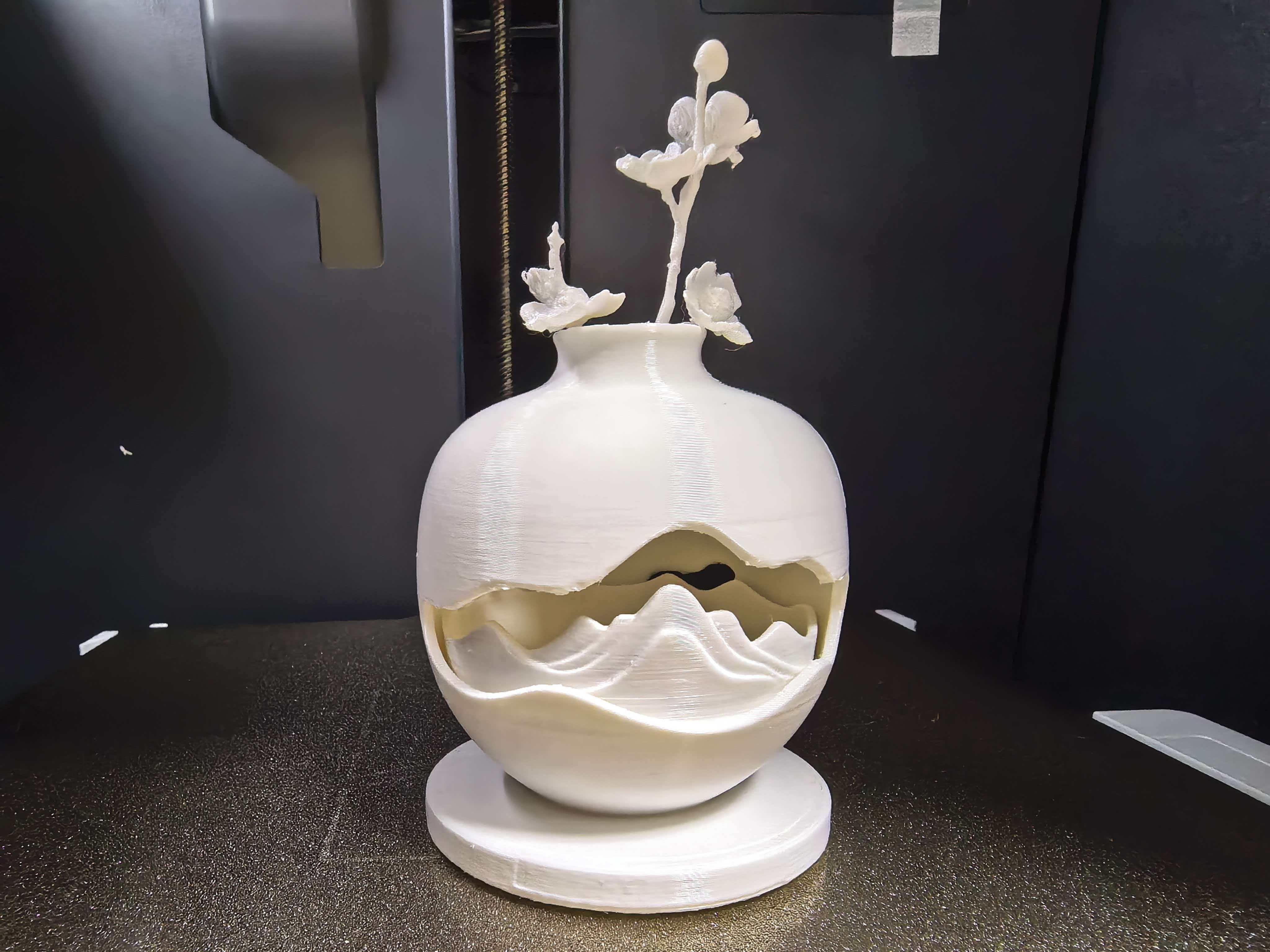 Miniatura 2 do modelo 3D 新中式「层叠山水」镂空花瓶