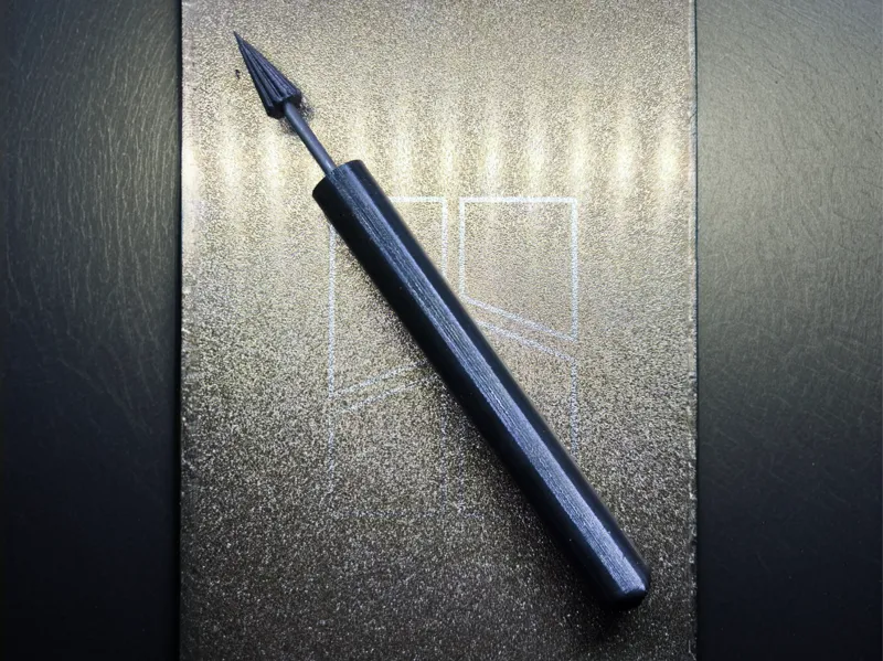 Tool for painting the end grain of leather