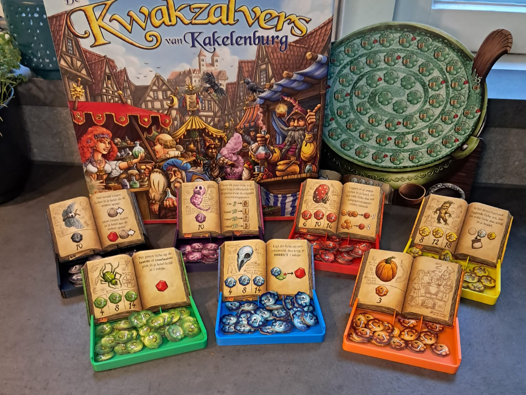 Quacksalvers storage boxes with 2 booklets