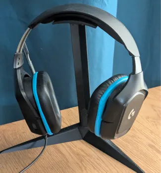 Headset stand