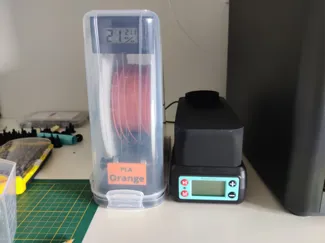 Filament Drybox for PolyDryer + Magnetic label
