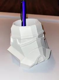 Pot à crayons Stormtrooper low poly — photo 1