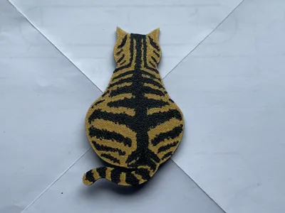 Sitting tabby cat magnet