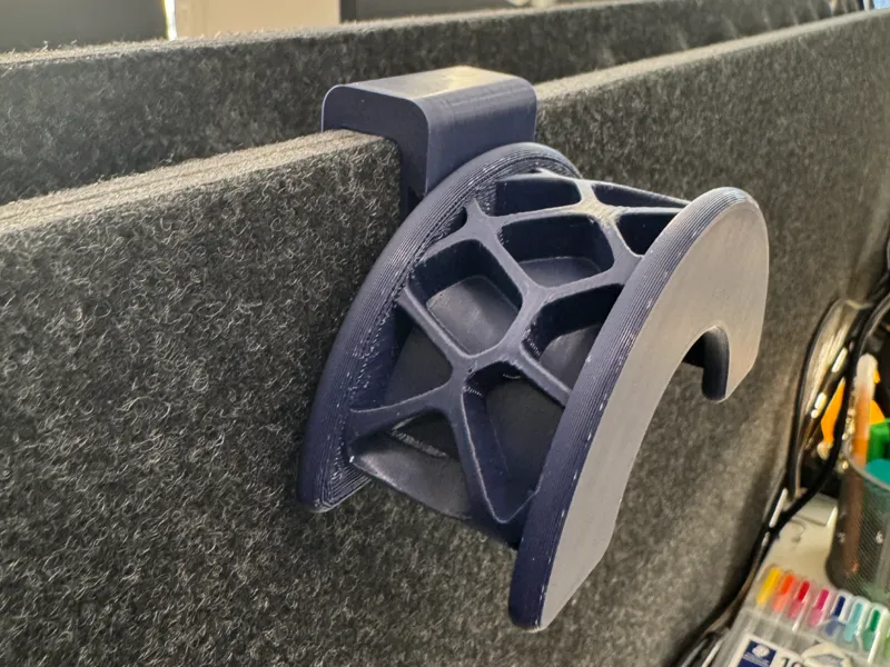 EILIF / screen wall headphone holder