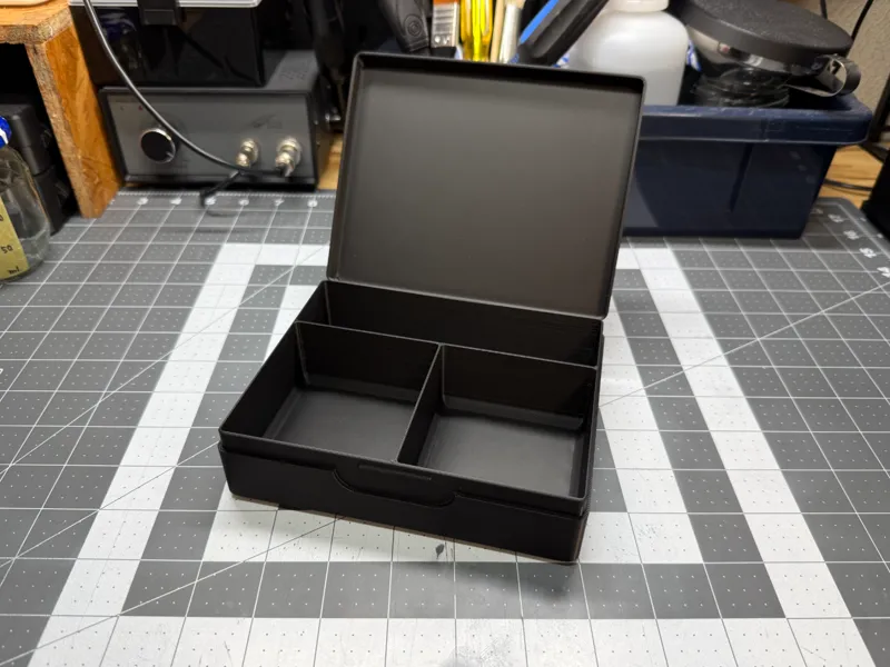 Hinged Box.  Supportless.
