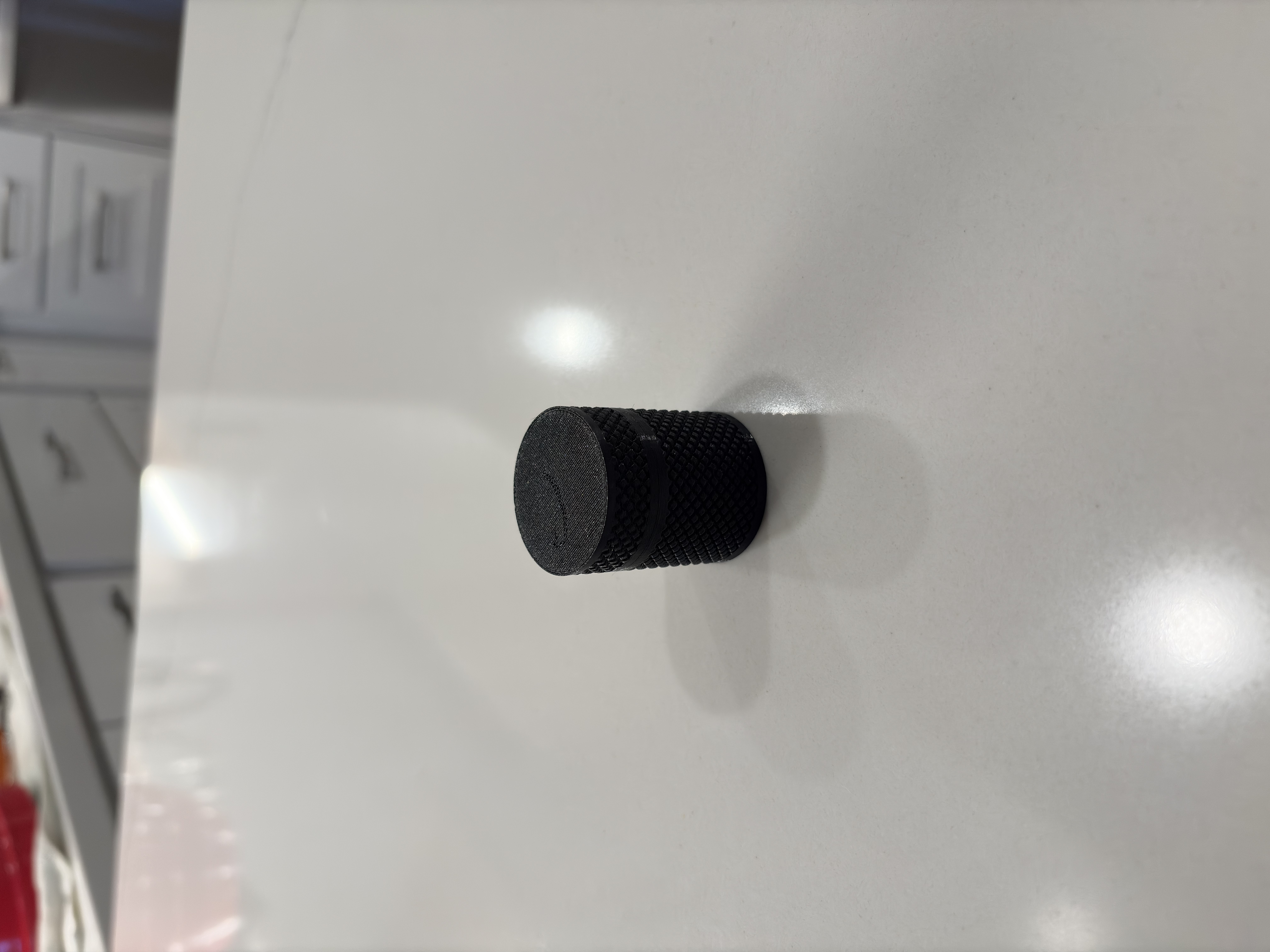 Miniatura 1 do modelo 3D KnurlVault Parametric Threaded Container