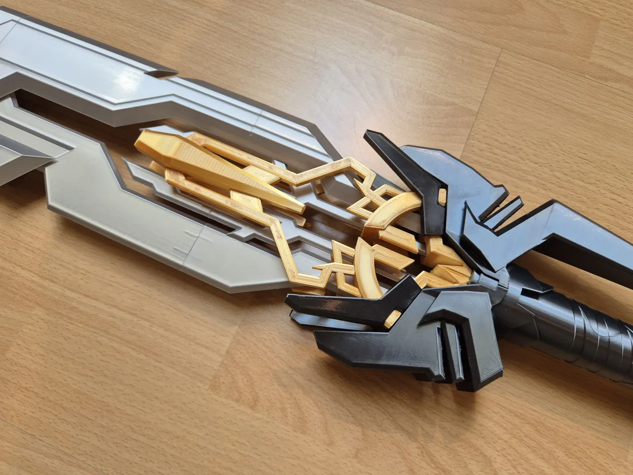 Star Saber (Transformers Prime) view 3
