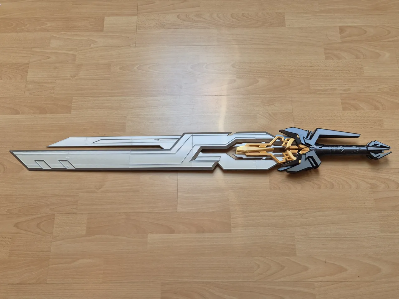 Star Saber (Transformers Prime) view 2