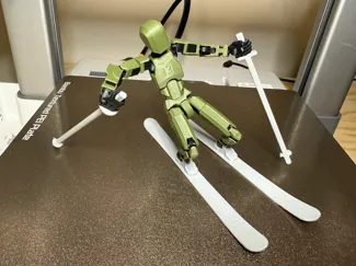 Dummy 13 Skis