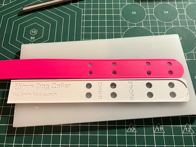 Biothane/Leather 25mm Dog Collar Pattern