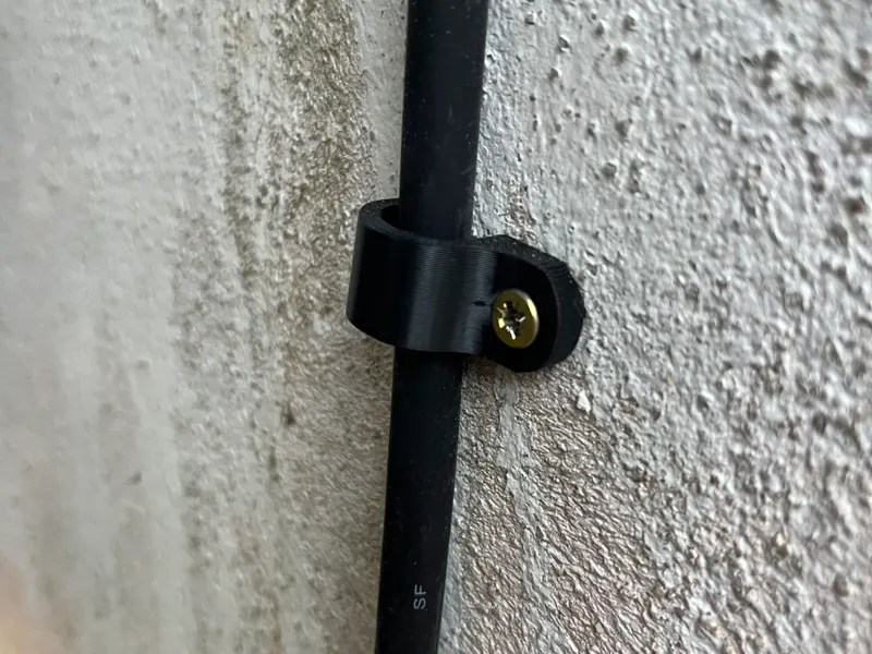 Cable clip
