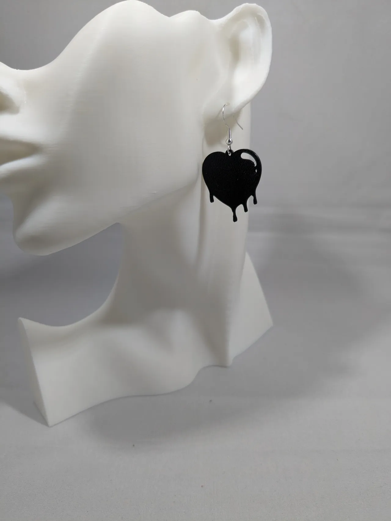 Dripping heart earrings view 4