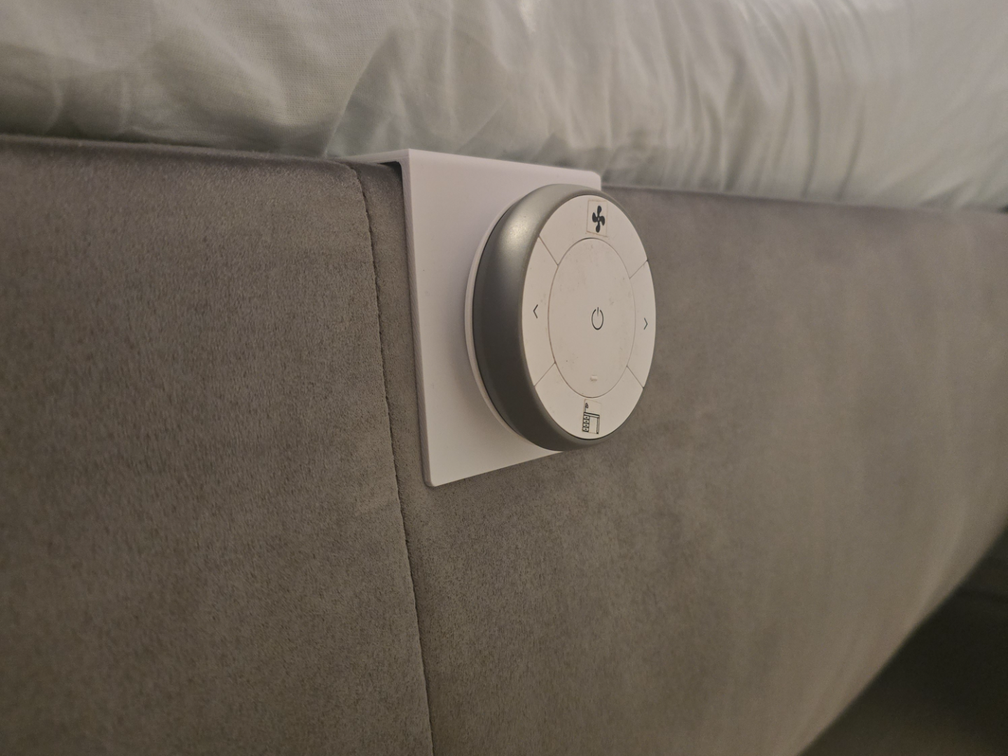 Ikea Remote (Trådfri) Holder for Bed (Hollandia)