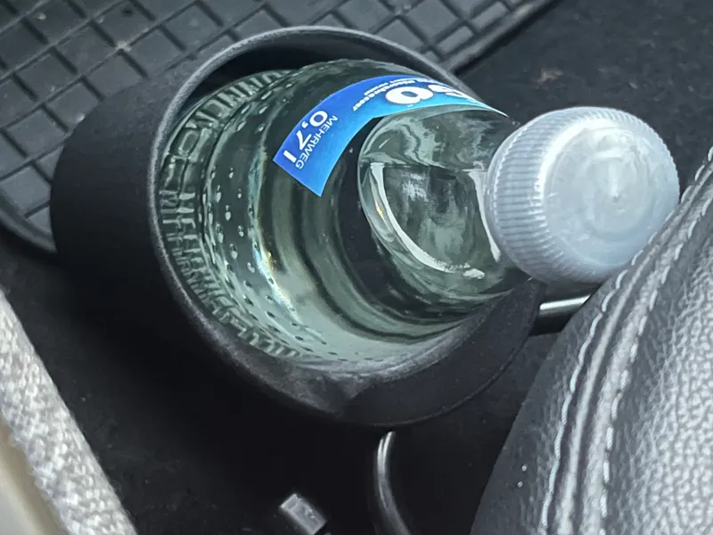 Renault Zoe bottle holder for seat adjustment bar
