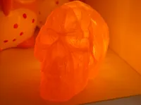 Crâne polygonal lumineux Halloween — photo 3