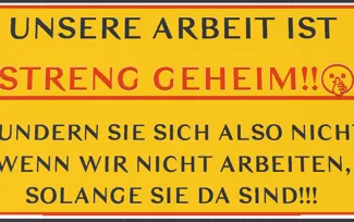 Lustiges Schild für die Arbeit