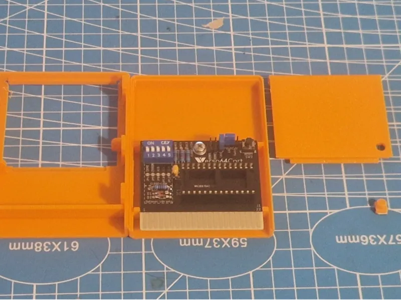 Commodore 64/128 cartridge case