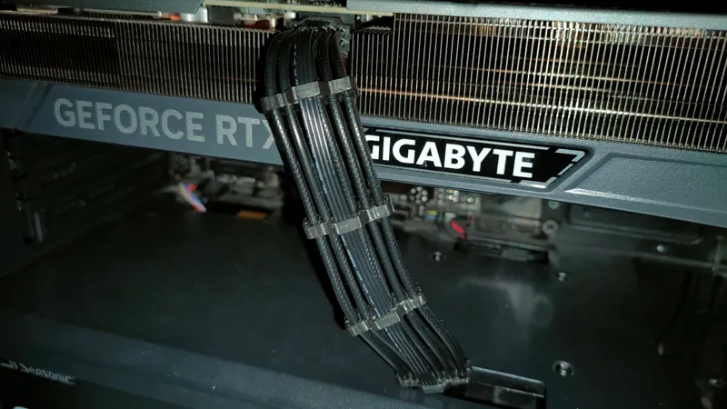 12VHPWR Cable Combs for Seasonic PSUs