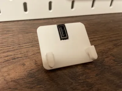 IKEA Skadis USB Port