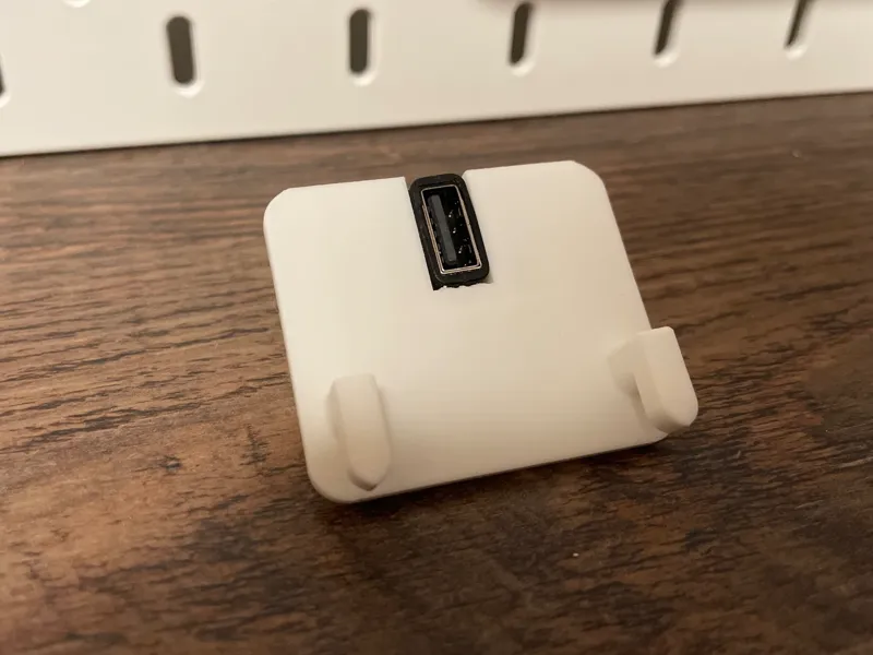IKEA Skadis USB Port