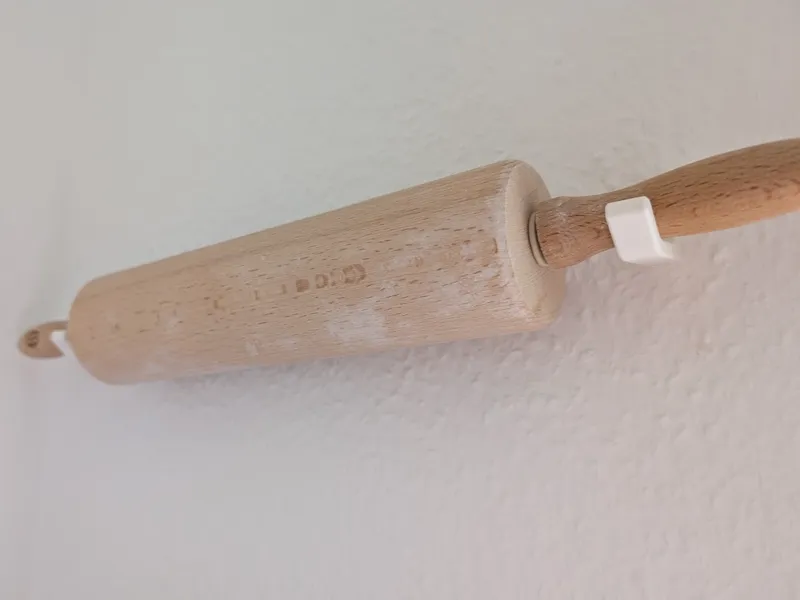 Minimalistischer Nudelholzhalter