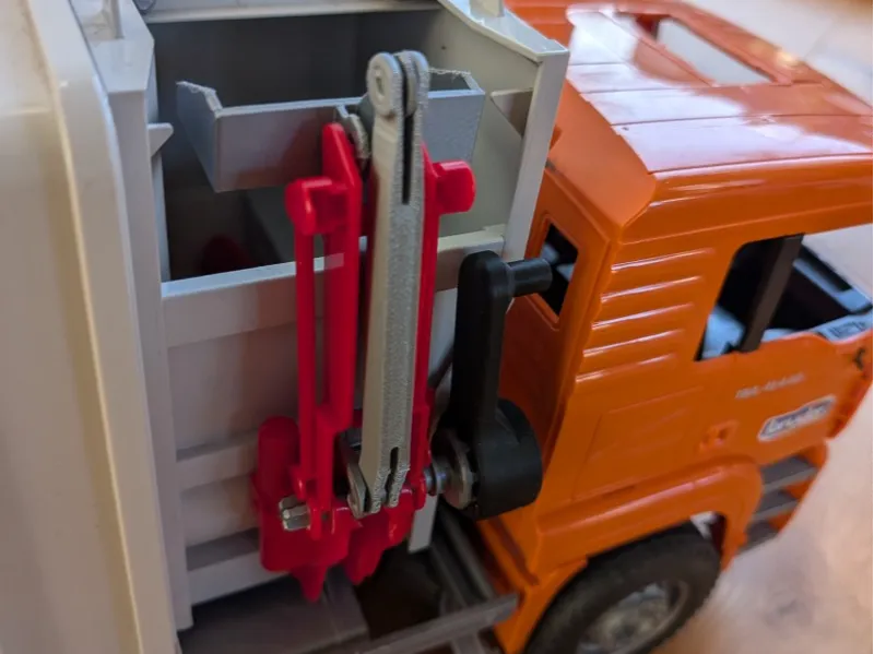 Bruder Müllwagen Garbage Truck Arm