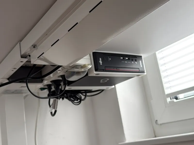 Halterung Schreibtisch Unterseite ESPRIMO Q556/2