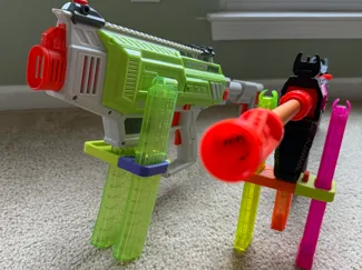 Foam Dart - Half Dart 2 Mag Holder + 1 Ext