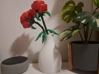 Strip Vase for lеgo Roses – Modern Display