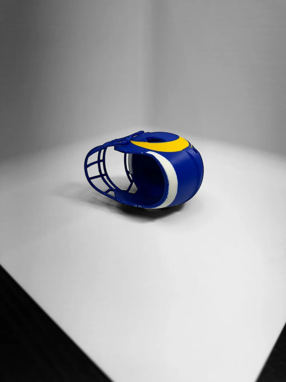 Los Angeles Rams NFL Football Helmet - Free 3D Print Model - MakerWorld