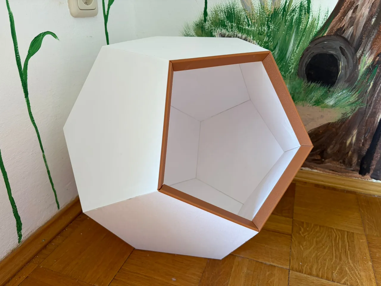 Moderne Katzenhöhle im Pentagon-Design view 2