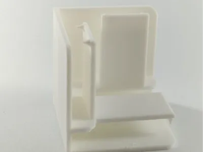 Corner pieces for building cardboard boxes