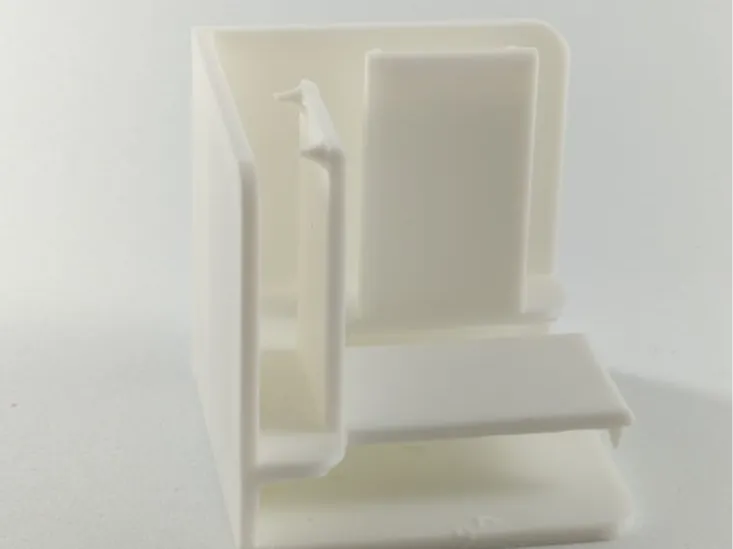 Corner pieces for building cardboard boxes