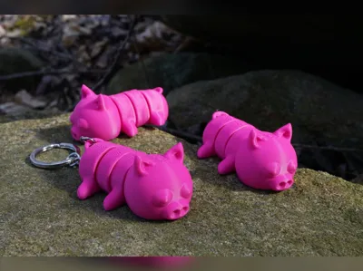 Flexi Pig - Keychain - Free 3D Print Model - MakerWorld