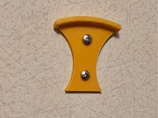 Disc golf wall hanger