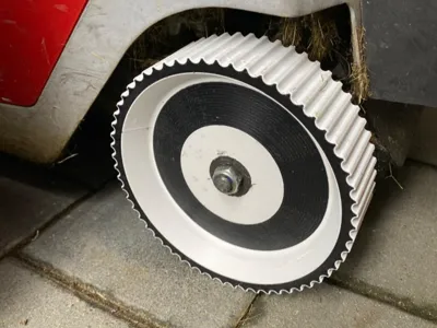 Lawnmower wheel