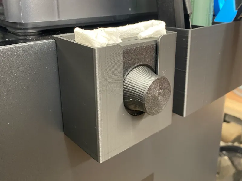 Plate cleaner lateral holder for P1S