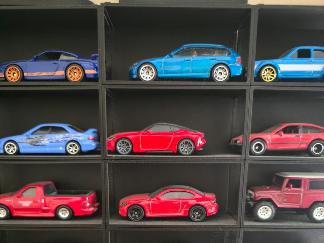 Stackable Slim Model Car Stand v2