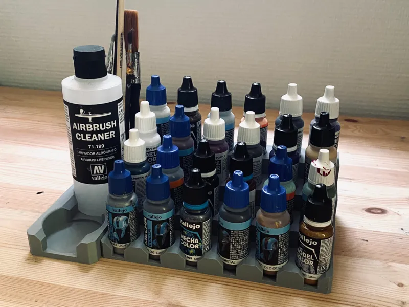 Vallejo 17ml Paint and Brush Holder / Organizer